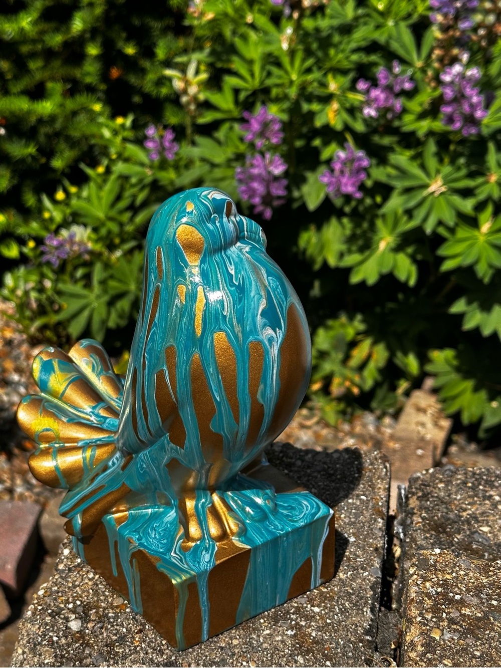 Hand crafted abstract painted Turquoise and Gold Bird ceramic statue - Picture 9 of 12